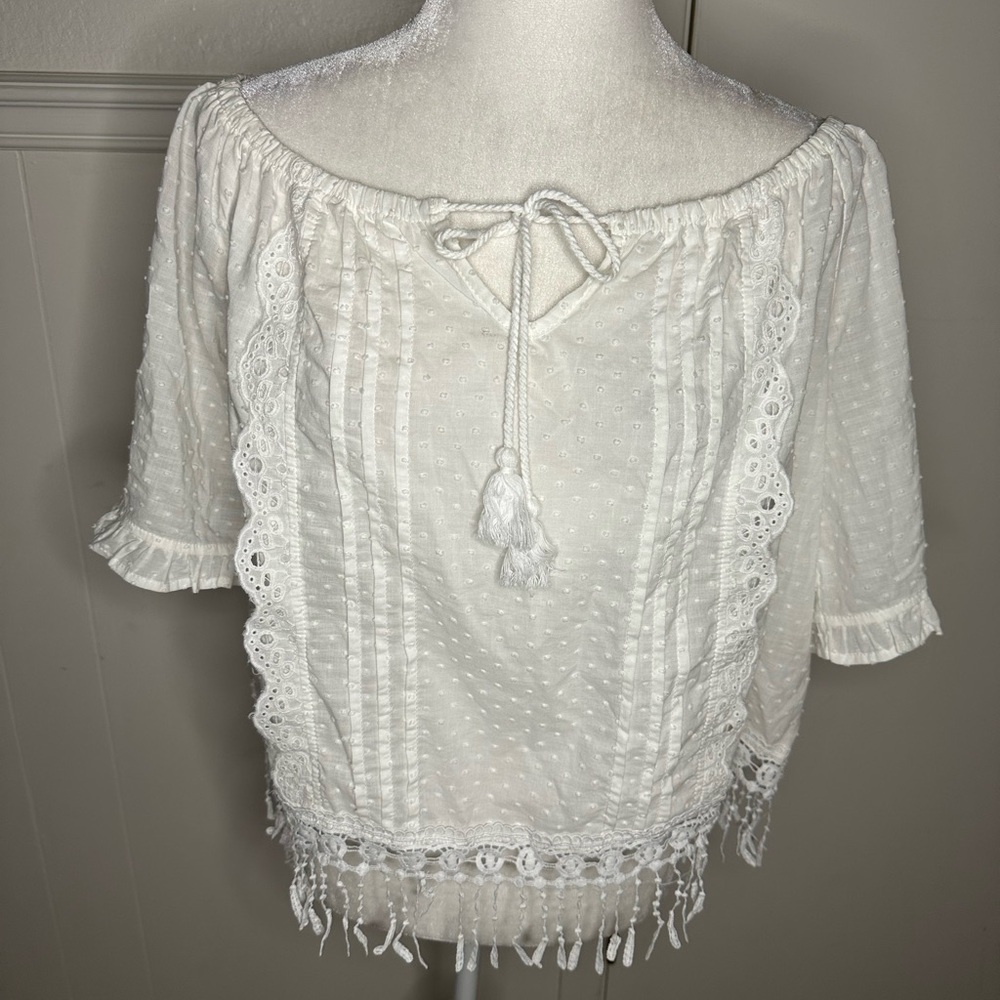 Rock in C Chic White Lace Blouse with Delicate Embroidery size M